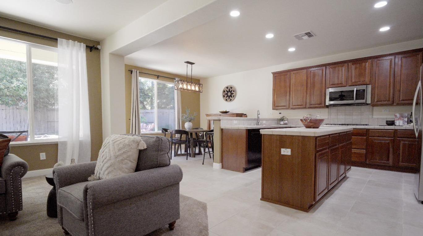 Detail Gallery Image 25 of 60 For 1267 Tiverton Ln, Lincoln,  CA 95648 - 4 Beds | 3/1 Baths
