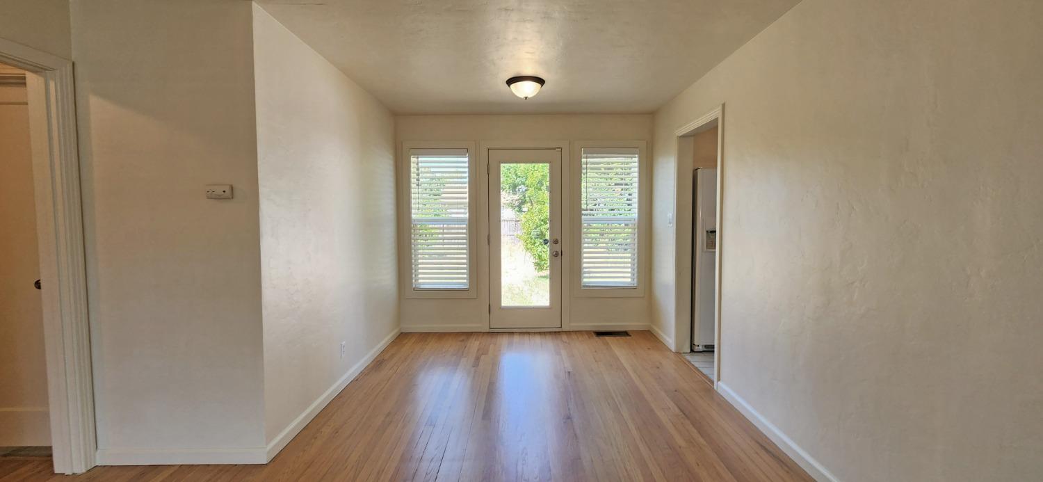 Detail Gallery Image 7 of 11 For 1012 Jefferson Blvd, West Sacramento,  CA 95691 - 2 Beds | 1 Baths