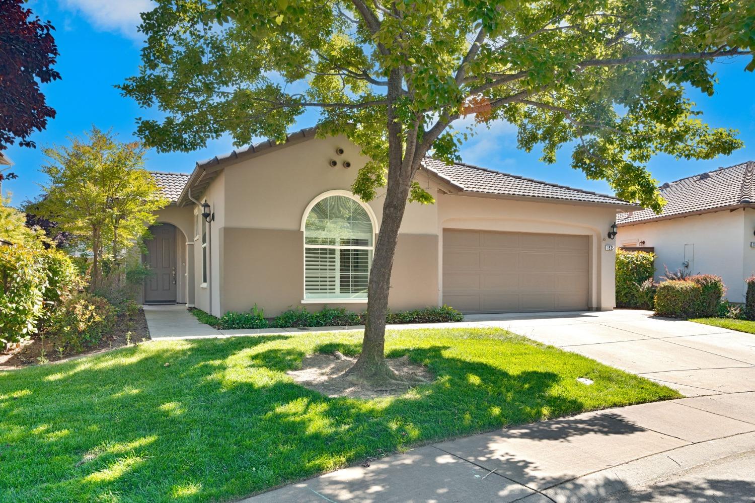 Detail Gallery Image 2 of 50 For 1535 Kearns Ct, Folsom,  CA 95630 - 4 Beds | 2 Baths