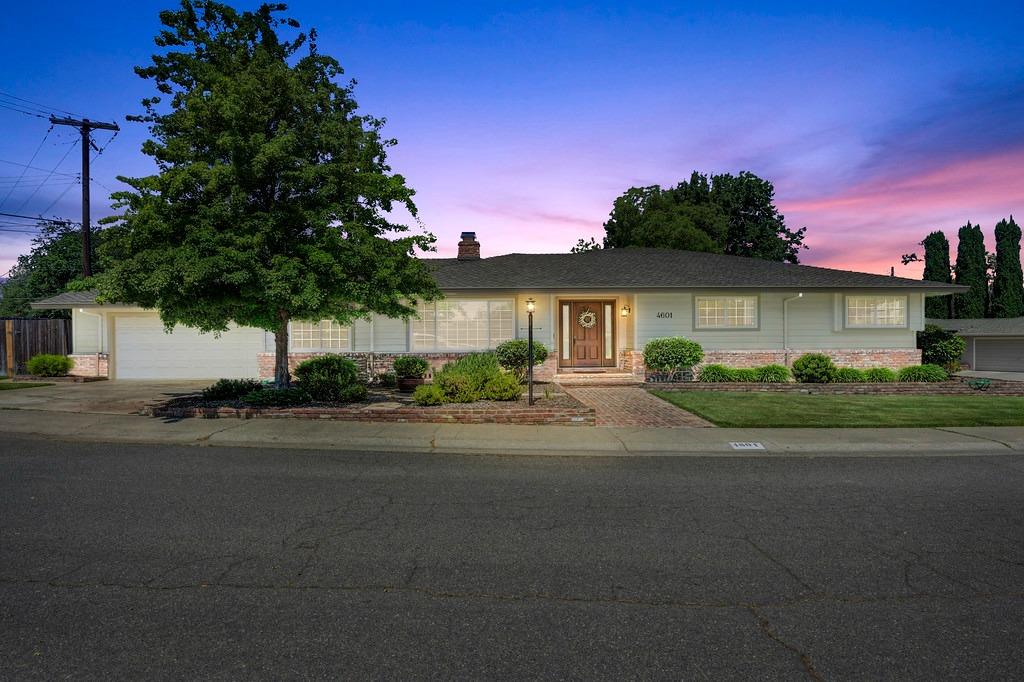 Detail Gallery Image 1 of 1 For 4601 Vander Way, Sacramento,  CA 95821 - 3 Beds | 2 Baths