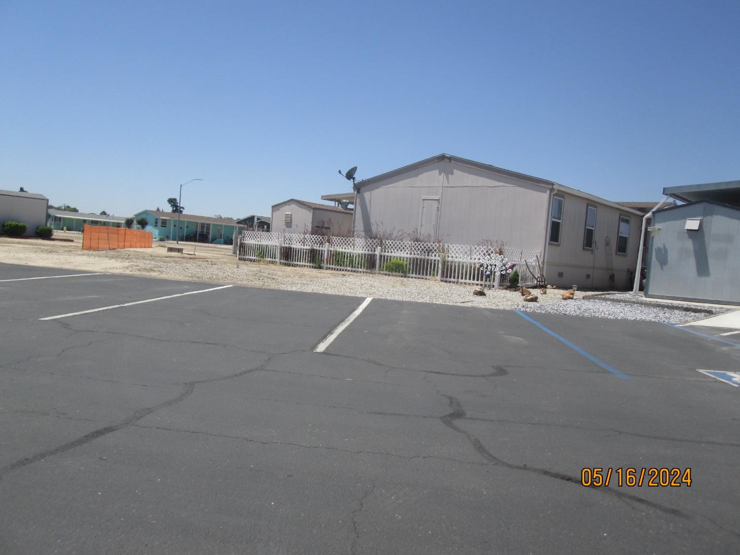 Queen Way #22, Livingston, California image 18