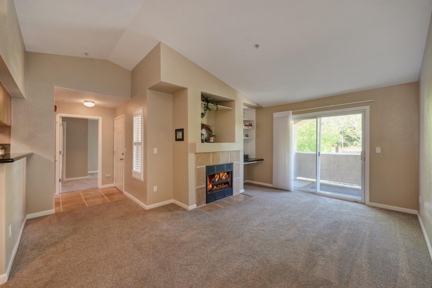 Detail Gallery Image 4 of 39 For 885 Halidon Way #622,  Folsom,  CA 95630 - 2 Beds | 2 Baths