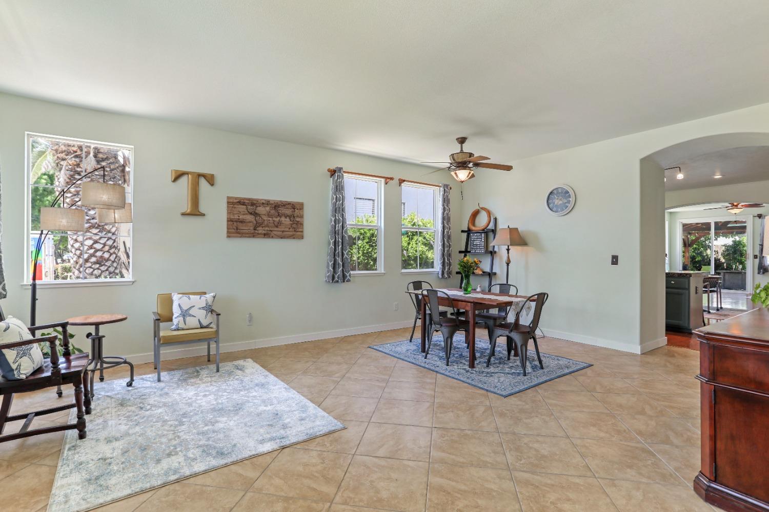 Detail Gallery Image 7 of 38 For 825 Sunnyside Ln, Tracy,  CA 95377 - 4 Beds | 2 Baths