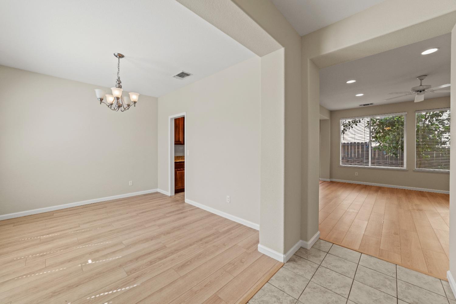 Detail Gallery Image 7 of 49 For 4318 Mount Kisco Way, Rancho Cordova,  CA 95742 - 4 Beds | 2/1 Baths