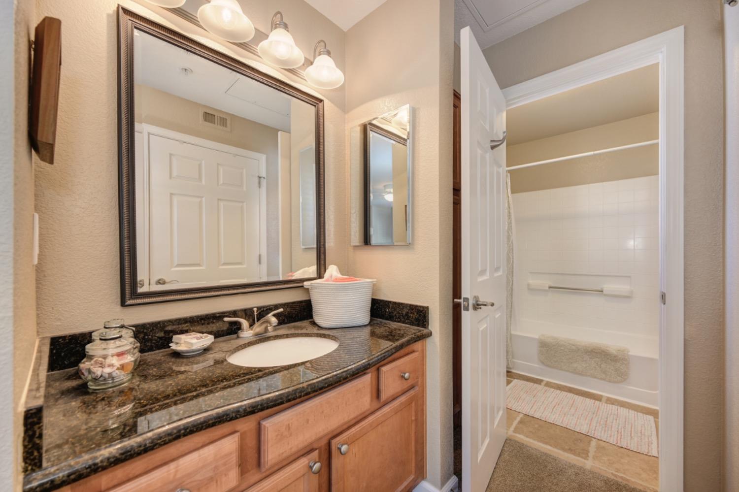 Detail Gallery Image 16 of 39 For 885 Halidon Way #622,  Folsom,  CA 95630 - 2 Beds | 2 Baths