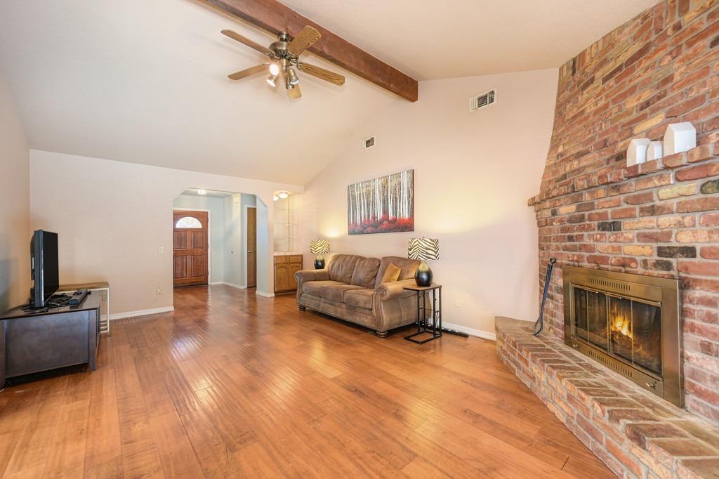 Detail Gallery Image 7 of 38 For 4021 Sangamon St, Carmichael,  CA 95608 - 3 Beds | 2 Baths