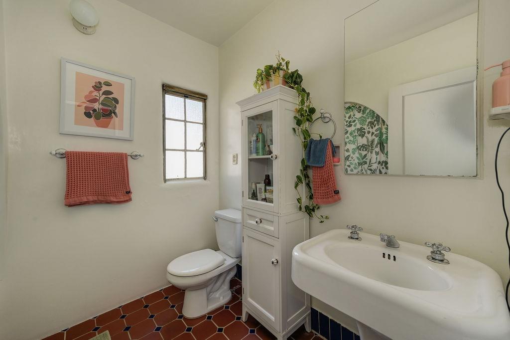 Detail Gallery Image 45 of 72 For 2235 11th Ave, Sacramento,  CA 95818 - – Beds | – Baths