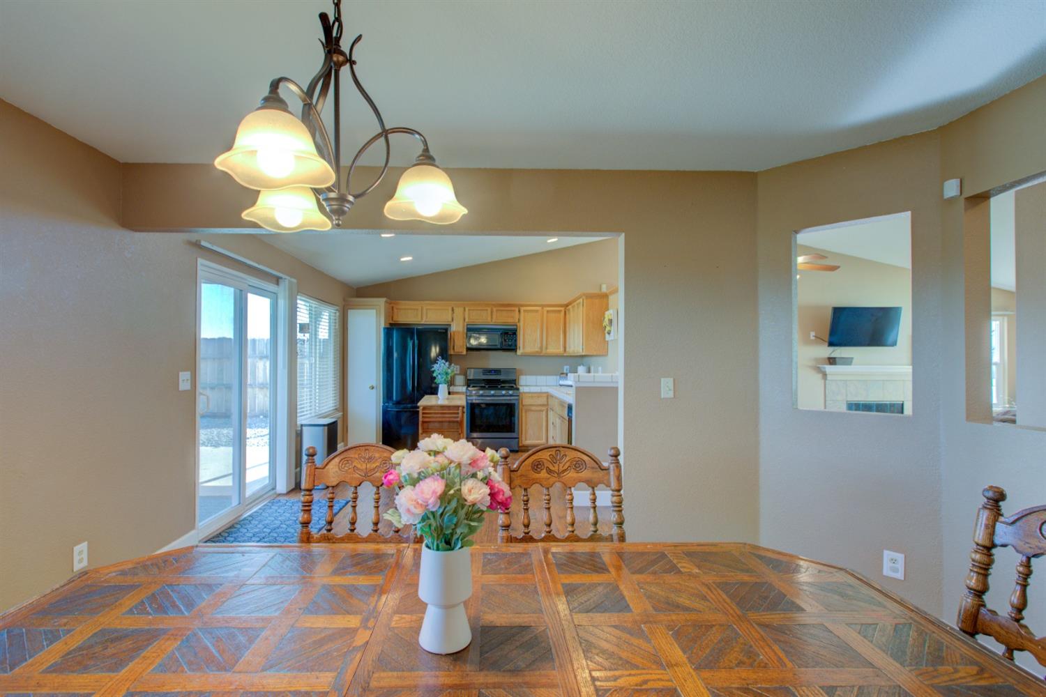Detail Gallery Image 9 of 36 For 2349 Colony Manor Dr, Riverbank,  CA 95367 - 3 Beds | 2 Baths
