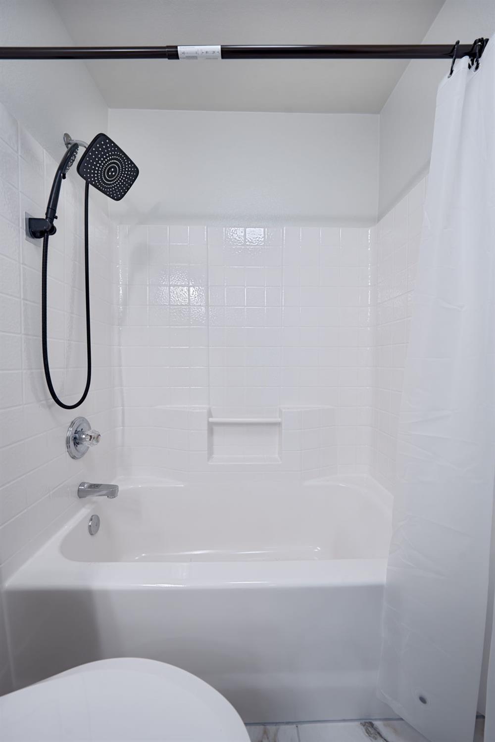 Detail Gallery Image 7 of 38 For 3515 West River Dr, Sacramento,  CA 95833 - 3 Beds | 2 Baths