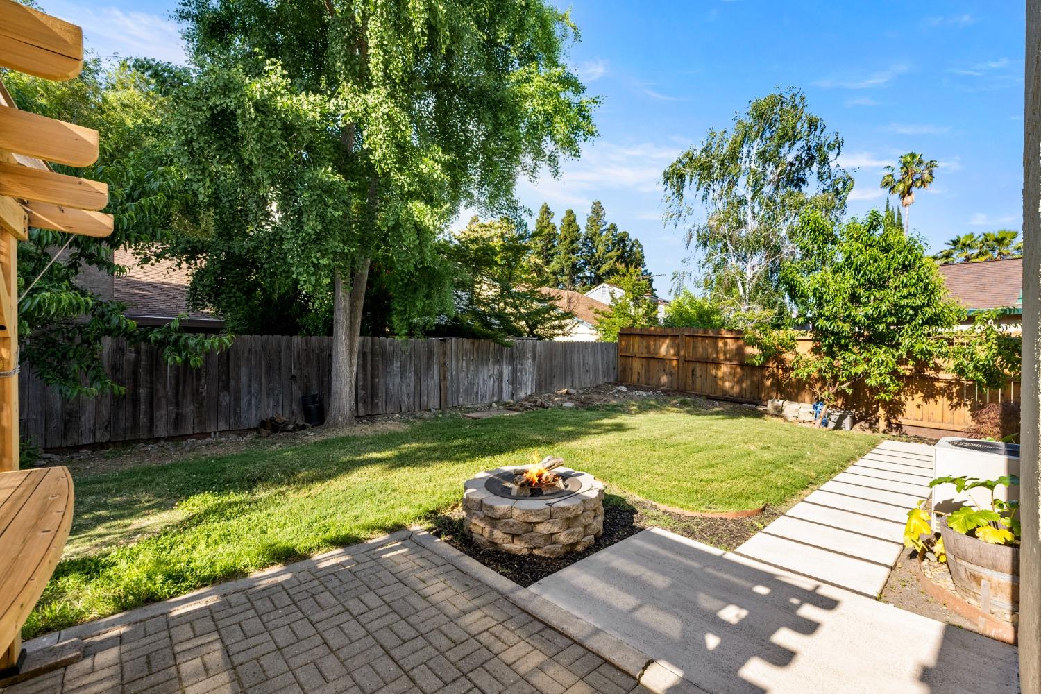 Detail Gallery Image 26 of 32 For 3128 Mill Oak Way, Sacramento,  CA 95833 - 3 Beds | 2 Baths