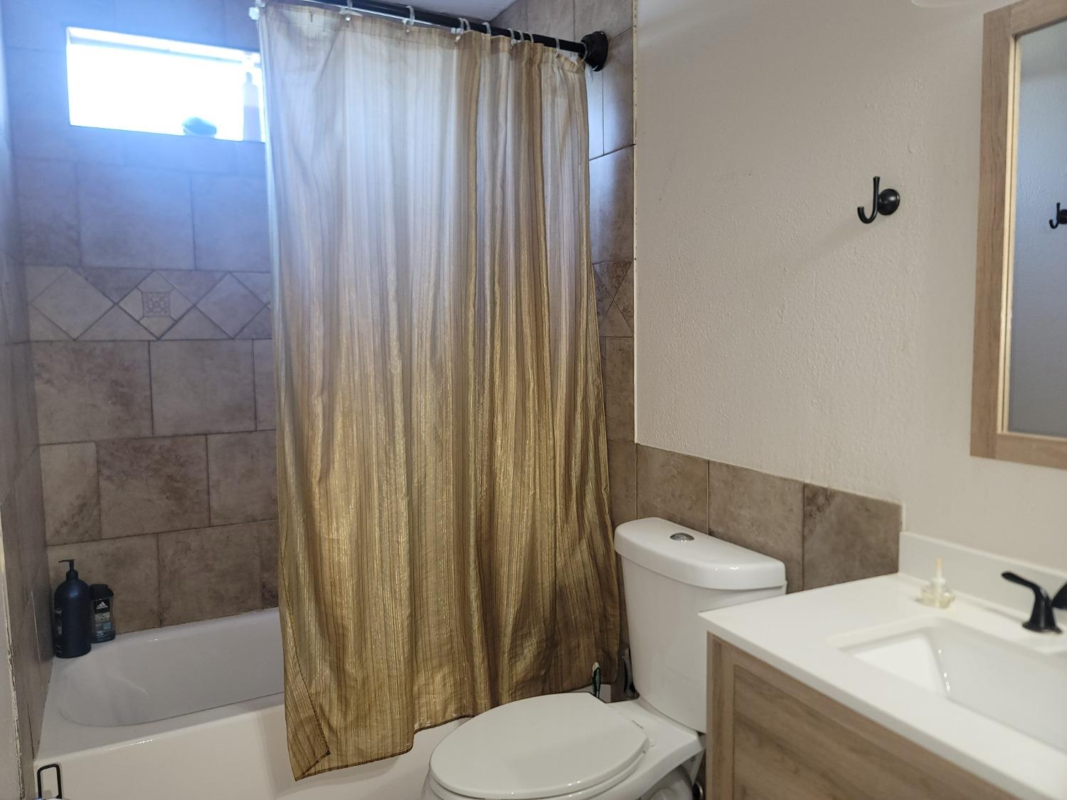 Detail Gallery Image 10 of 16 For 1700 Judy Ct, Modesto,  CA 95358 - 4 Beds | 2 Baths