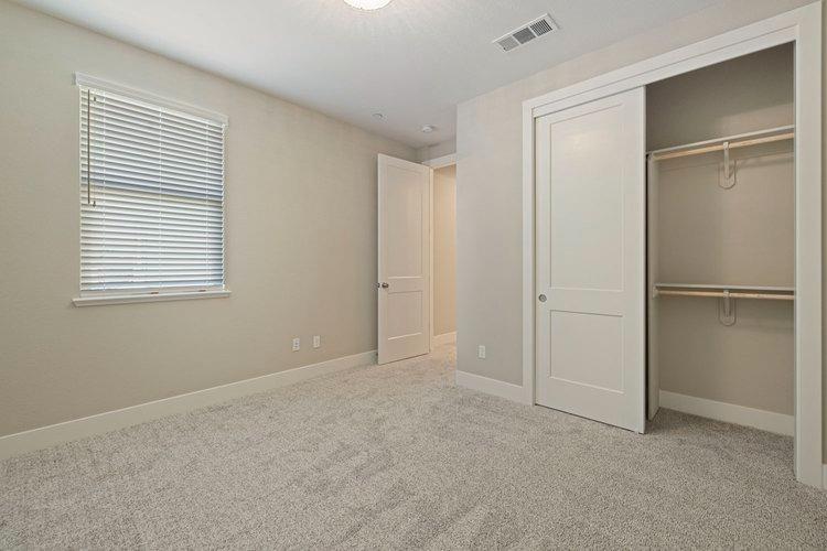 Detail Gallery Image 27 of 37 For 2438 Tribeca Ave, Manteca,  CA 95337 - 5 Beds | 3/1 Baths