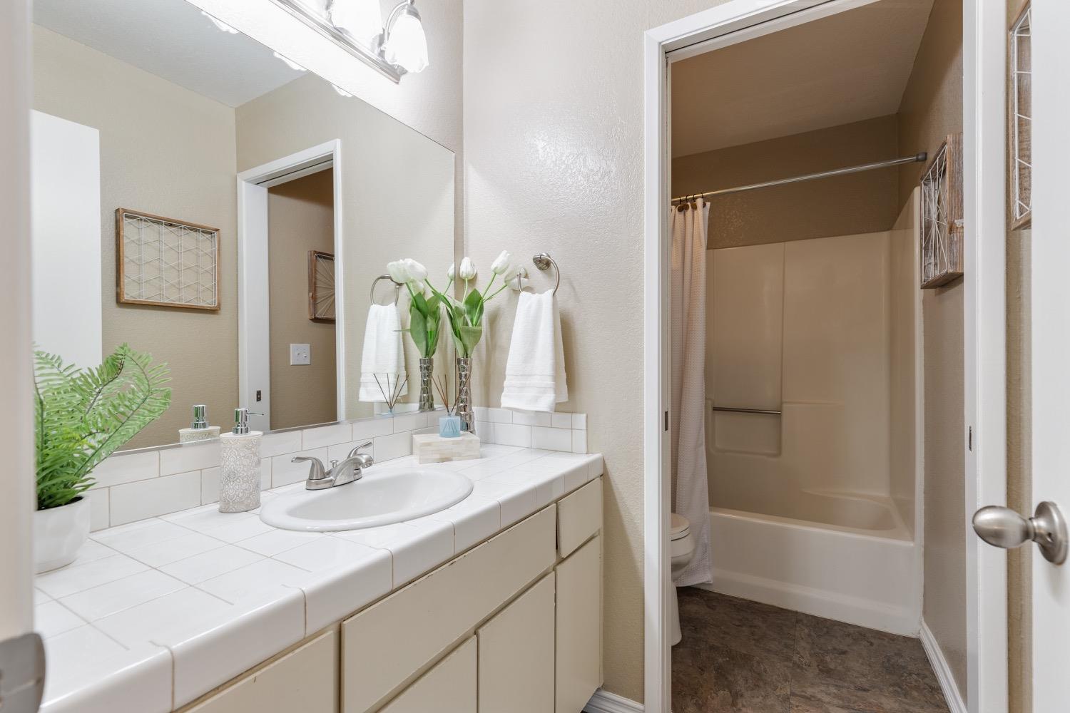 Detail Gallery Image 19 of 41 For 380 R St, Lincoln,  CA 95648 - 3 Beds | 2 Baths