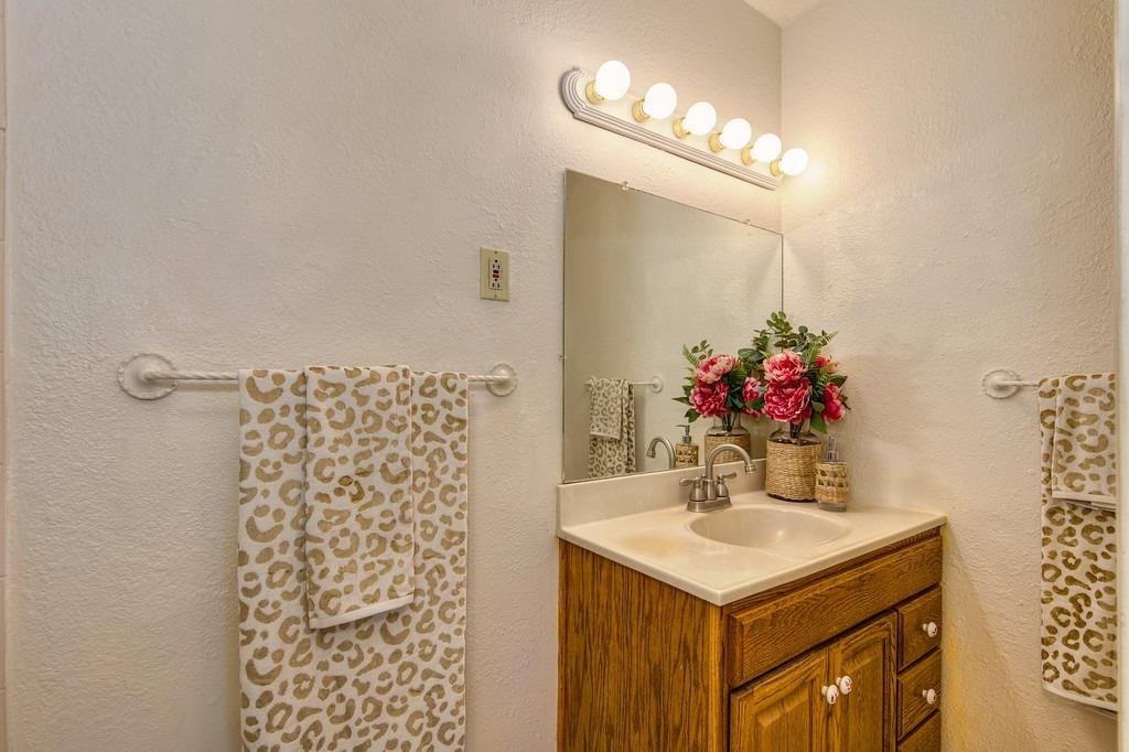 Detail Gallery Image 36 of 78 For 5450 Gibbons Dr, Carmichael,  CA 95608 - 3 Beds | 2 Baths