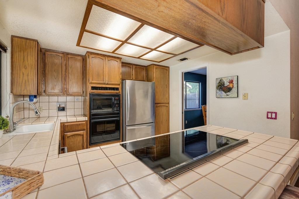 Detail Gallery Image 10 of 38 For 4021 Sangamon St, Carmichael,  CA 95608 - 3 Beds | 2 Baths