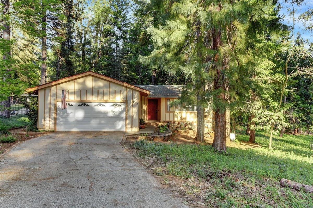 Detail Gallery Image 1 of 74 For 11209 Crescent Dr, Nevada City,  CA 95959 - 2 Beds | 1/1 Baths