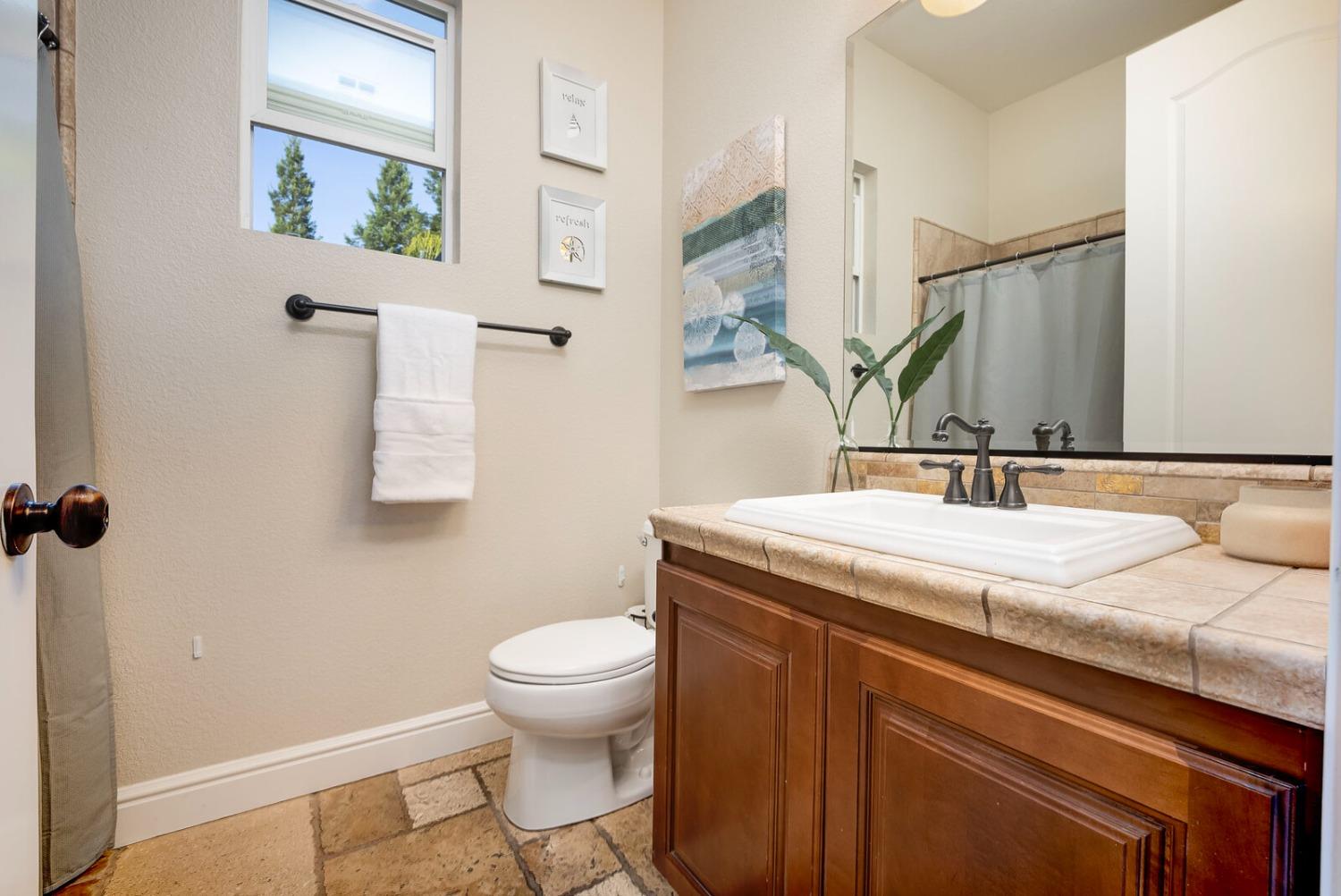 Detail Gallery Image 31 of 88 For 114 Kiwi Ct, Lincoln,  CA 95648 - 5 Beds | 3/1 Baths