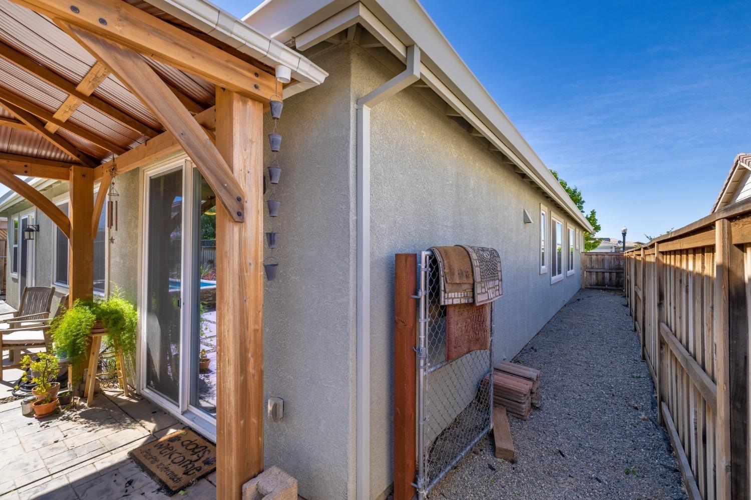 Detail Gallery Image 31 of 35 For 946 Ireland St, Winters,  CA 95694 - 4 Beds | 2/1 Baths
