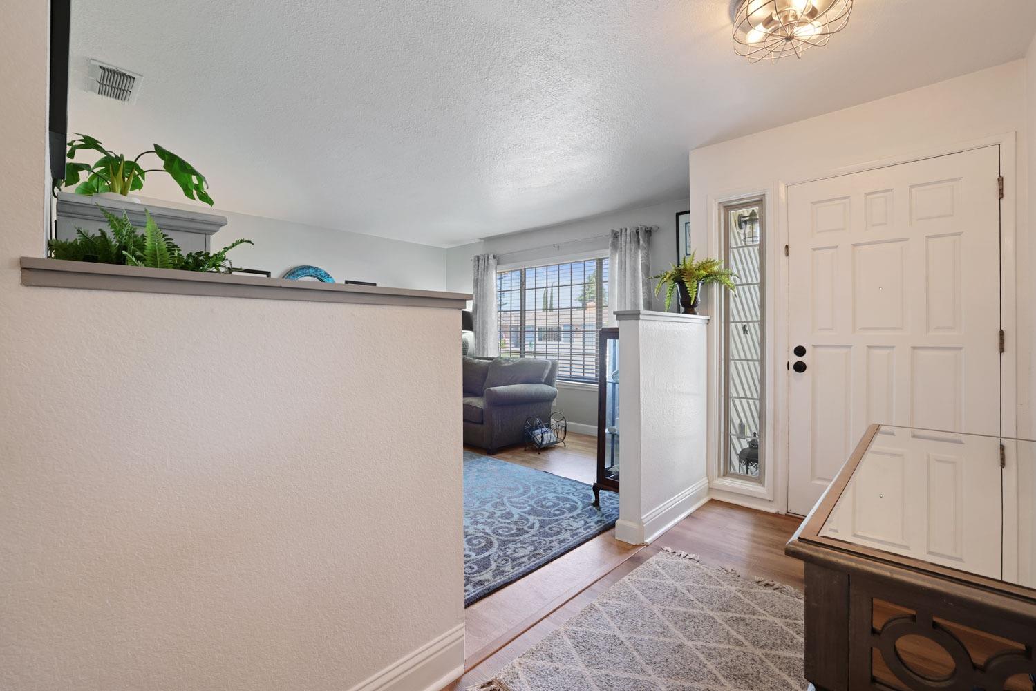 Detail Gallery Image 7 of 41 For 3431 Stanley Ave, Turlock,  CA 95382 - 3 Beds | 2 Baths