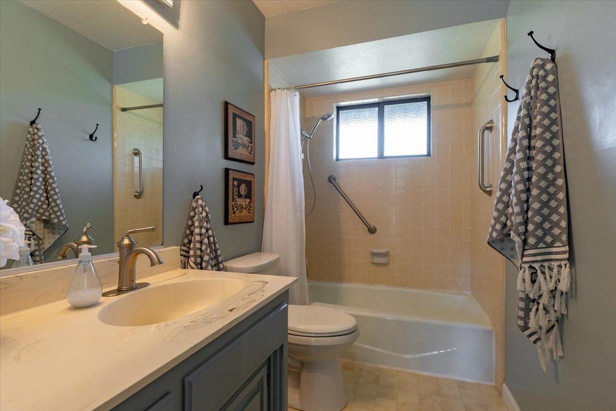 Detail Gallery Image 27 of 47 For 2561 Willowdale Dr, El Dorado Hills,  CA 95762 - 3 Beds | 2 Baths
