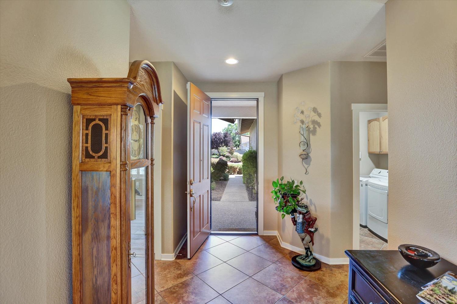 Detail Gallery Image 3 of 21 For 1168 Segolily Ln, Lincoln,  CA 95648 - 2 Beds | 2 Baths