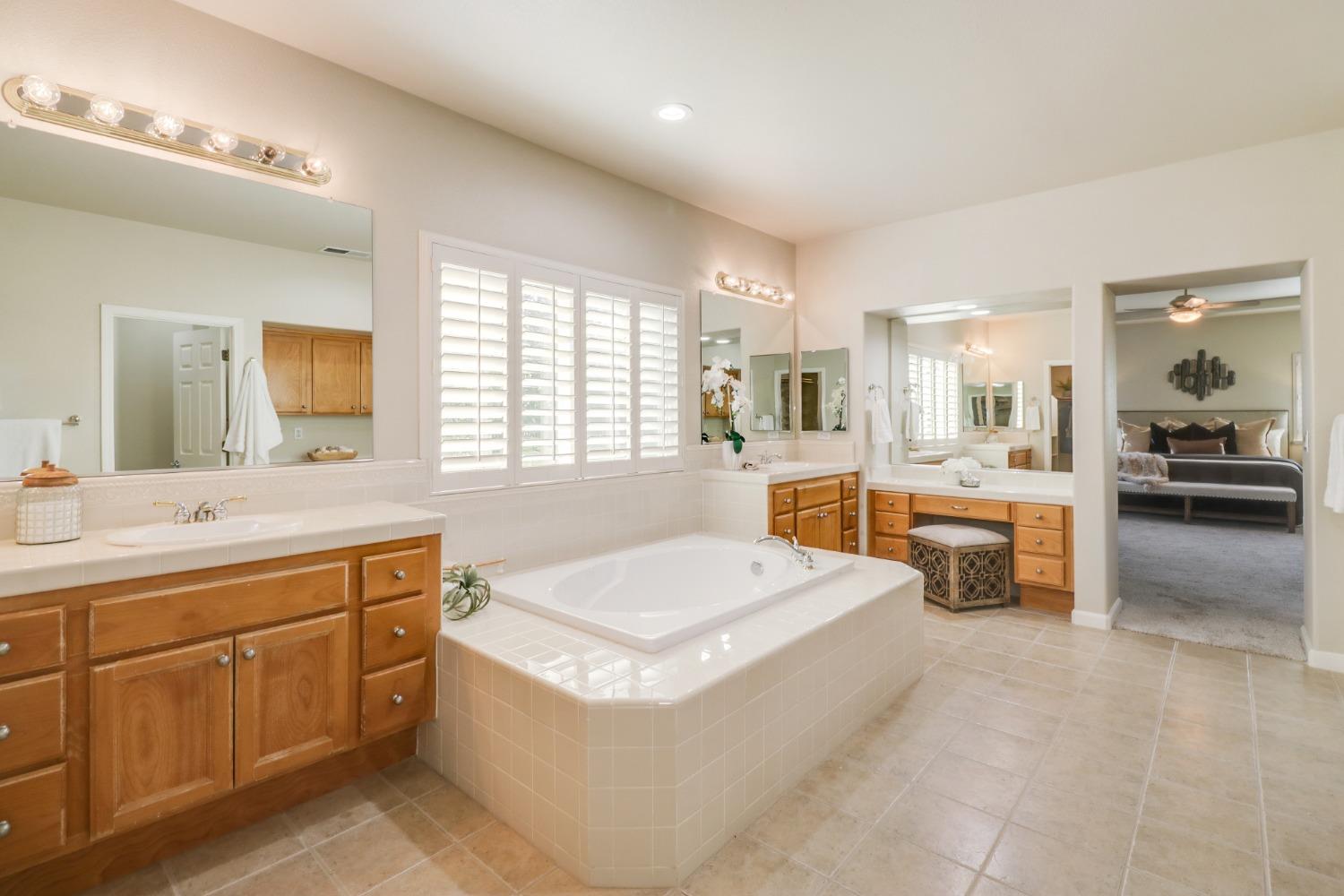 Detail Gallery Image 27 of 55 For 7129 Ludlow, Roseville,  CA 95747 - 5 Beds | 4 Baths