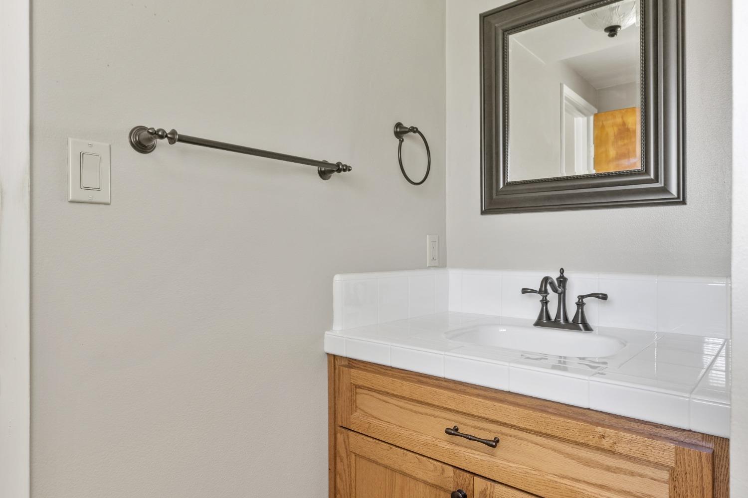 Detail Gallery Image 20 of 39 For 7601 Woodland Ln, Fair Oaks,  CA 95628 - 4 Beds | 2/1 Baths