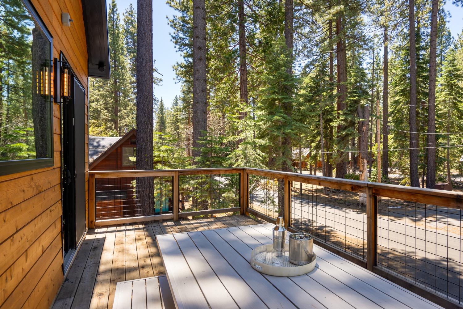 Detail Gallery Image 3 of 36 For 255 Bristlecone St, Tahoe City,  CA 96145 - 4 Beds | 3/1 Baths