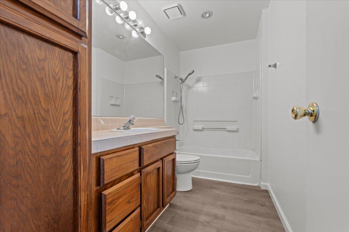 Detail Gallery Image 20 of 34 For 707 E Century Pl, Lodi,  CA 95240 - 3 Beds | 2 Baths