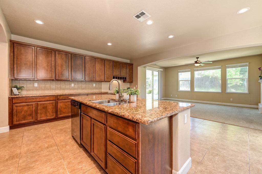 Detail Gallery Image 31 of 44 For 109 Hornby Ct, Roseville,  CA 95747 - 3 Beds | 2 Baths