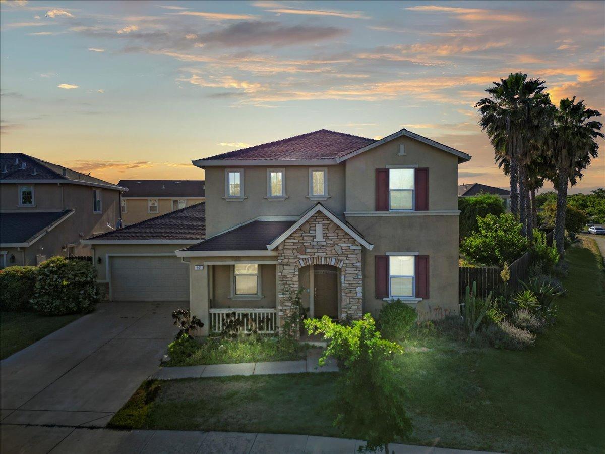 Detail Gallery Image 2 of 54 For 241 Orange Blossom Ln, Patterson,  CA 95363 - 5 Beds | 3/1 Baths