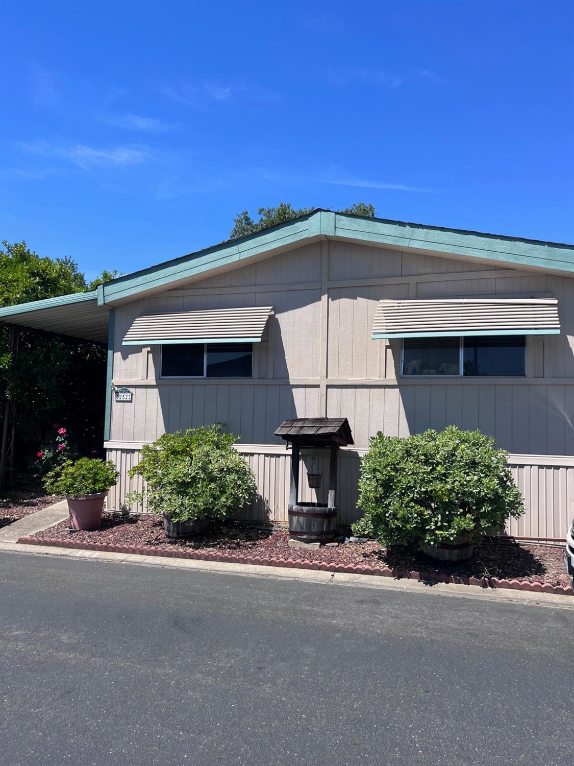 Detail Gallery Image 1 of 19 For 252 Corto Ln, Citrus Heights,  CA 95621 - 3 Beds | 2 Baths