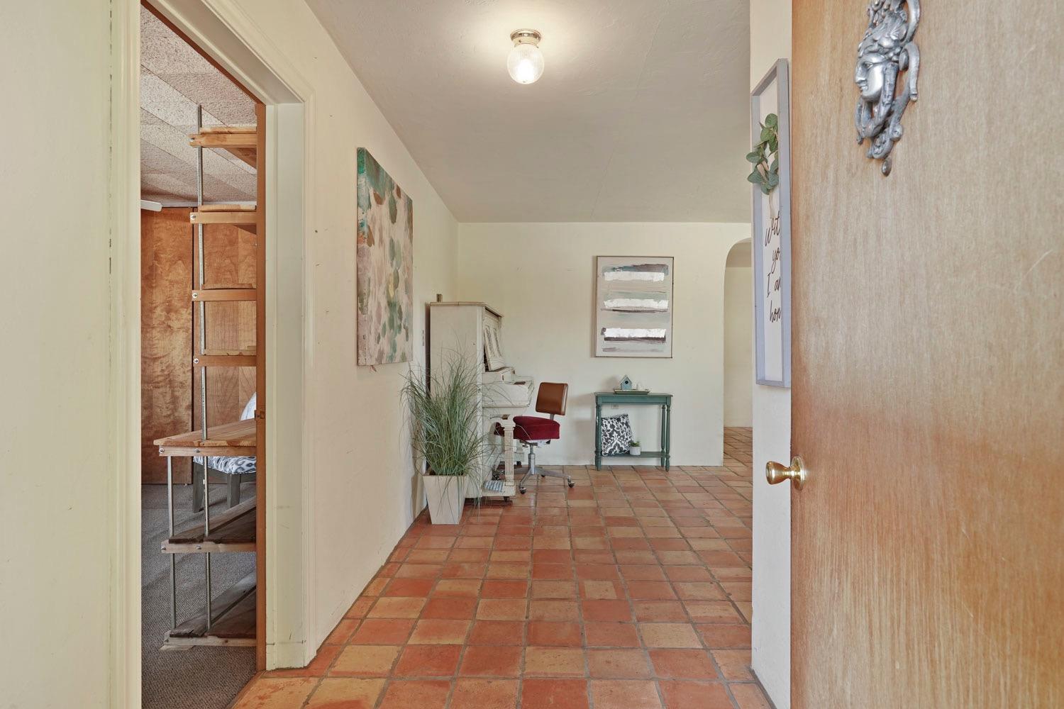 Detail Gallery Image 6 of 37 For 534 Ribier Ave, Lodi,  CA 95240 - 4 Beds | 1/1 Baths