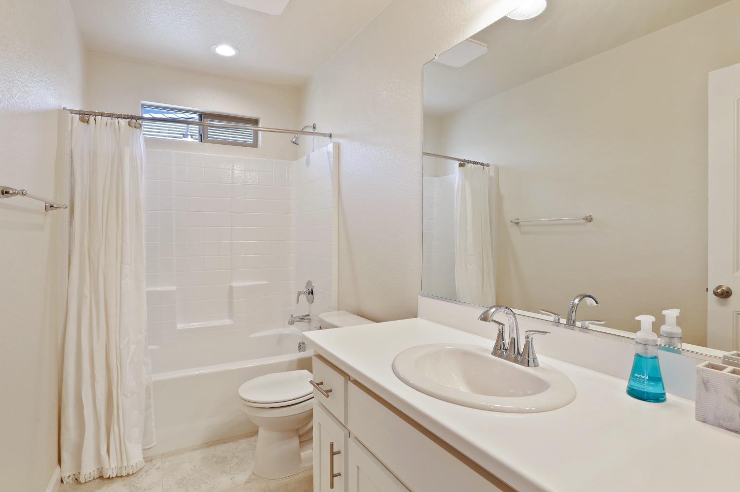 Detail Gallery Image 34 of 39 For 2613 Hawaiian Petrel, Modesto,  CA 95355 - 4 Beds | 2/1 Baths