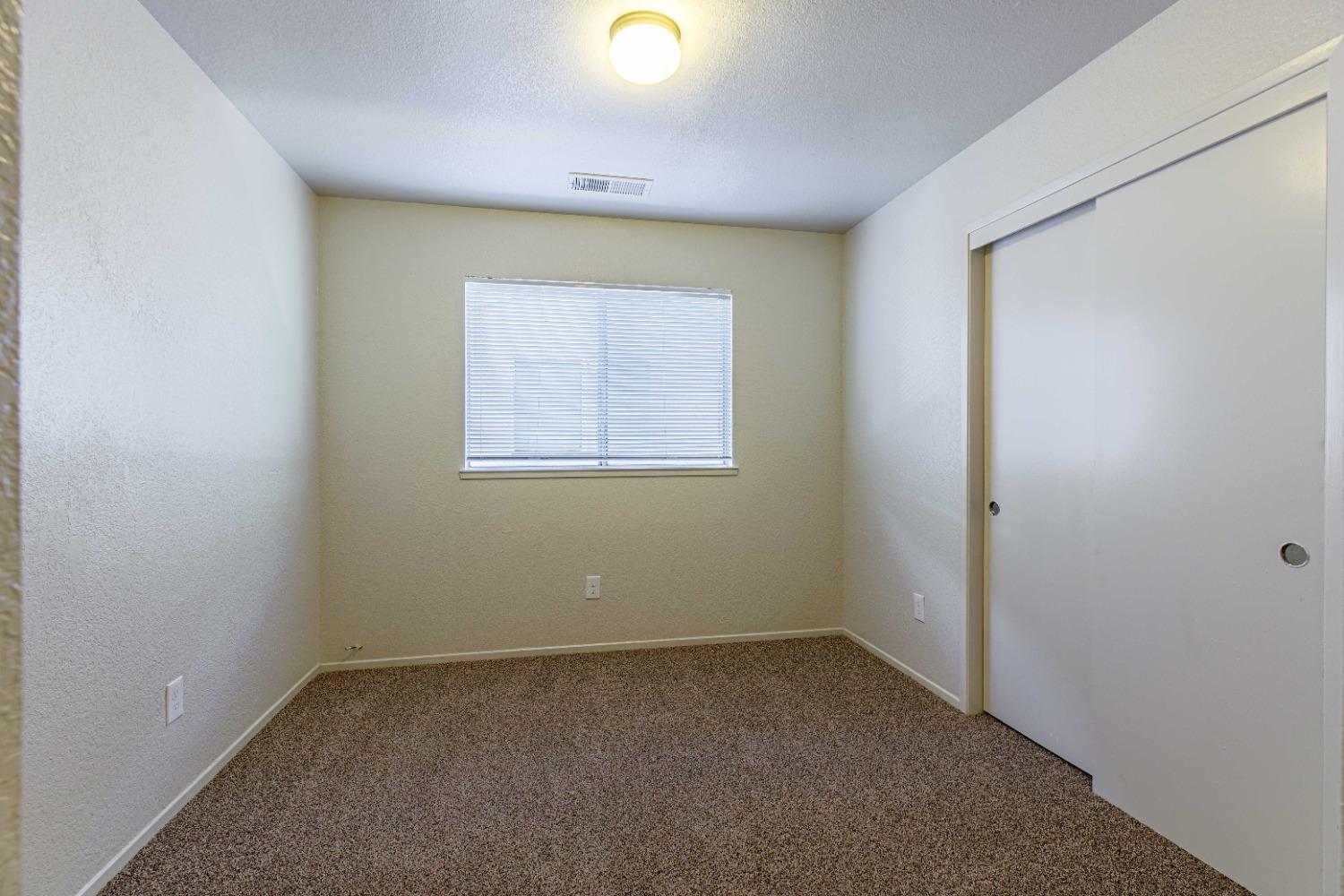 Detail Gallery Image 17 of 27 For 561 Lincoln Ave #F,  Modesto,  CA 95354 - 3 Beds | 2 Baths