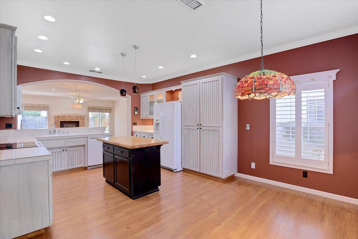 Detail Gallery Image 17 of 43 For 1562 Tres Picos Dr, Yuba City,  CA 95993 - 3 Beds | 2 Baths