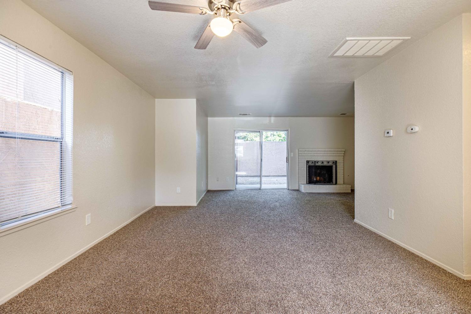 Detail Gallery Image 4 of 27 For 561 Lincoln Ave #F,  Modesto,  CA 95354 - 3 Beds | 2 Baths
