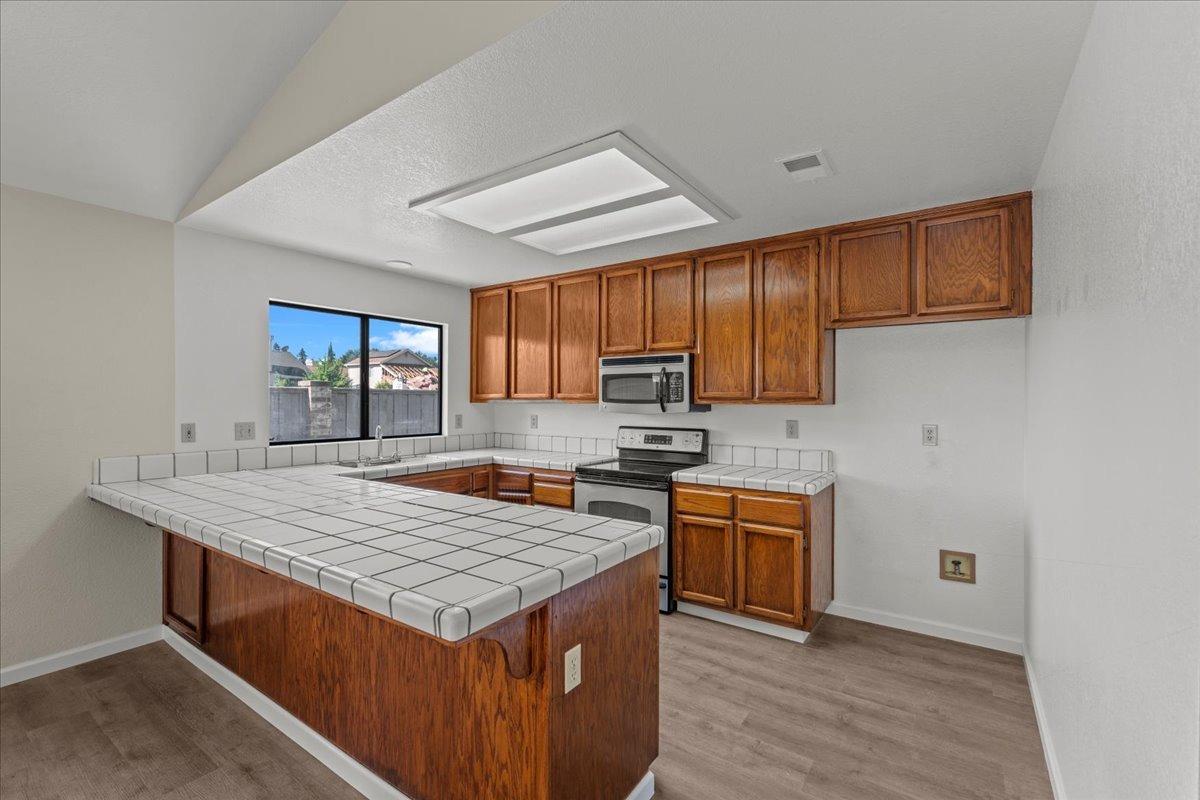 Detail Gallery Image 11 of 34 For 707 E Century Pl, Lodi,  CA 95240 - 3 Beds | 2 Baths
