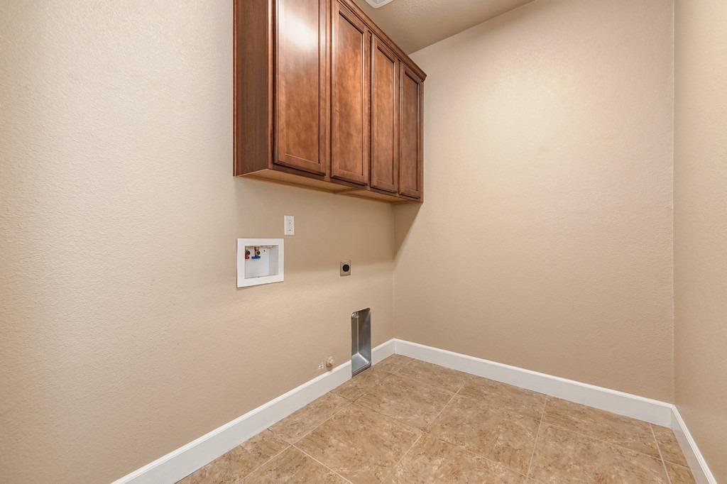 Detail Gallery Image 27 of 44 For 109 Hornby Ct, Roseville,  CA 95747 - 3 Beds | 2 Baths