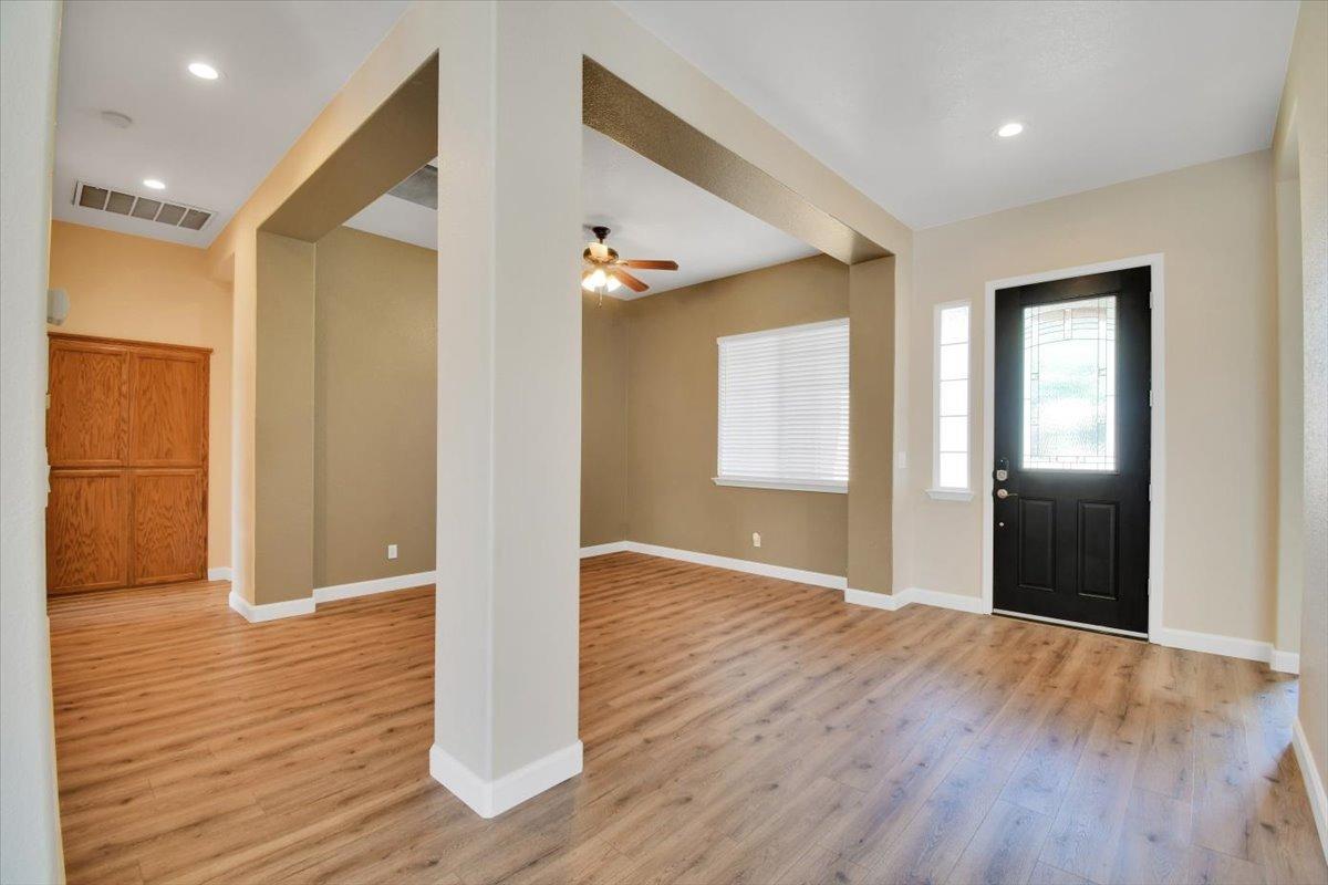 Detail Gallery Image 12 of 49 For 1667 Tres Picos Dr, Yuba City,  CA 95993 - 3 Beds | 2 Baths