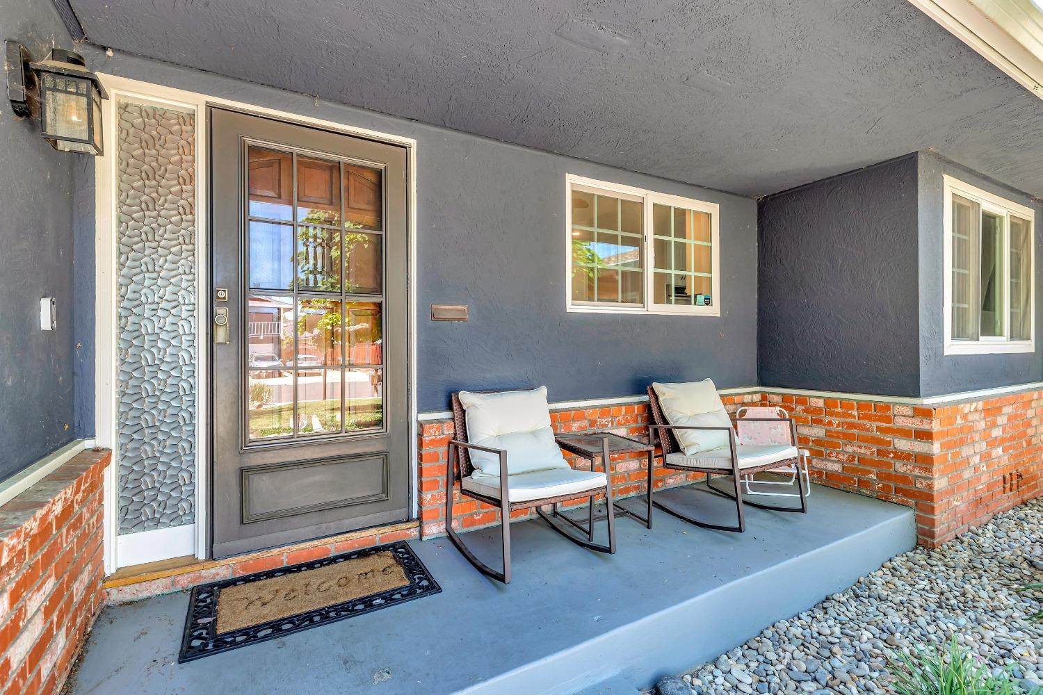 Detail Gallery Image 7 of 74 For 1235 De Paul Way, Livermore,  CA 94550 - 3 Beds | 2/1 Baths