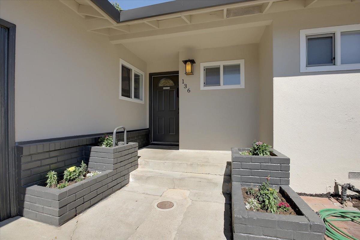 Detail Gallery Image 2 of 34 For 136 Penaranda Dr, Folsom,  CA 95630 - 3 Beds | 1/1 Baths