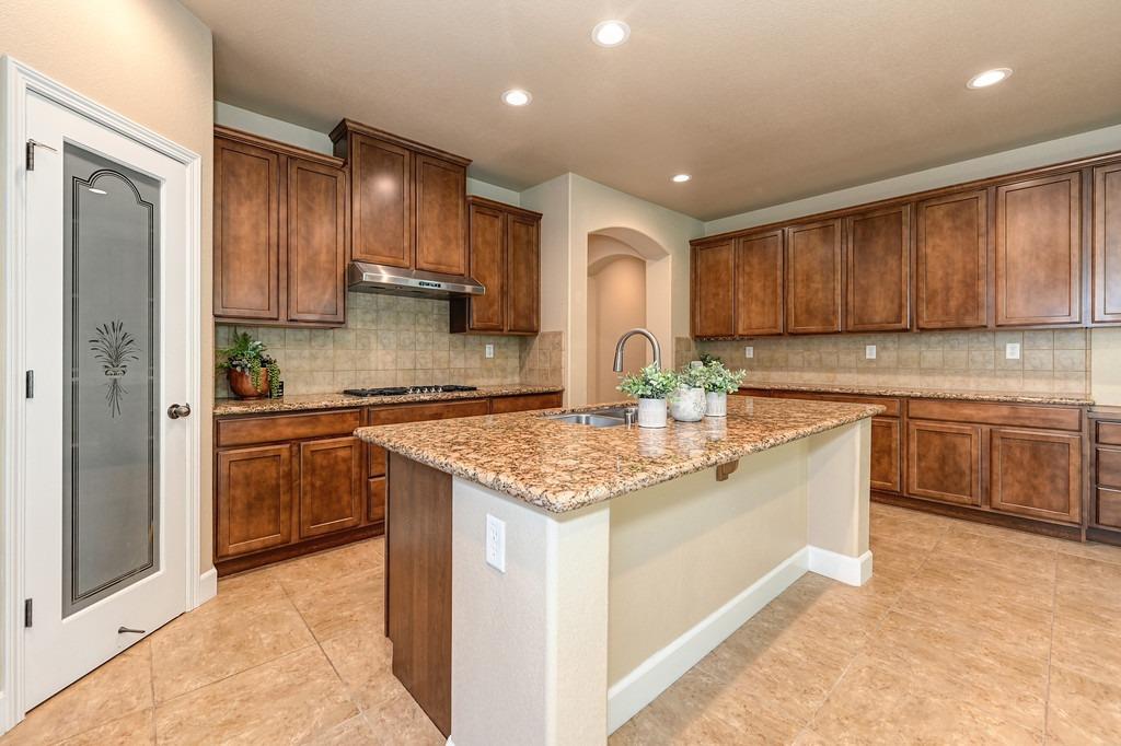 Detail Gallery Image 30 of 44 For 109 Hornby Ct, Roseville,  CA 95747 - 3 Beds | 2 Baths