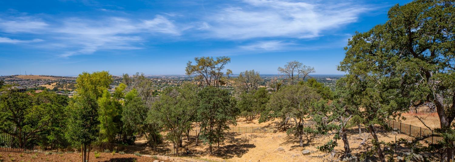 Detail Gallery Image 4 of 4 For 5212 Wild Oak Ln, El Dorado Hills,  CA 95762 - 4 Beds | 4/1 Baths