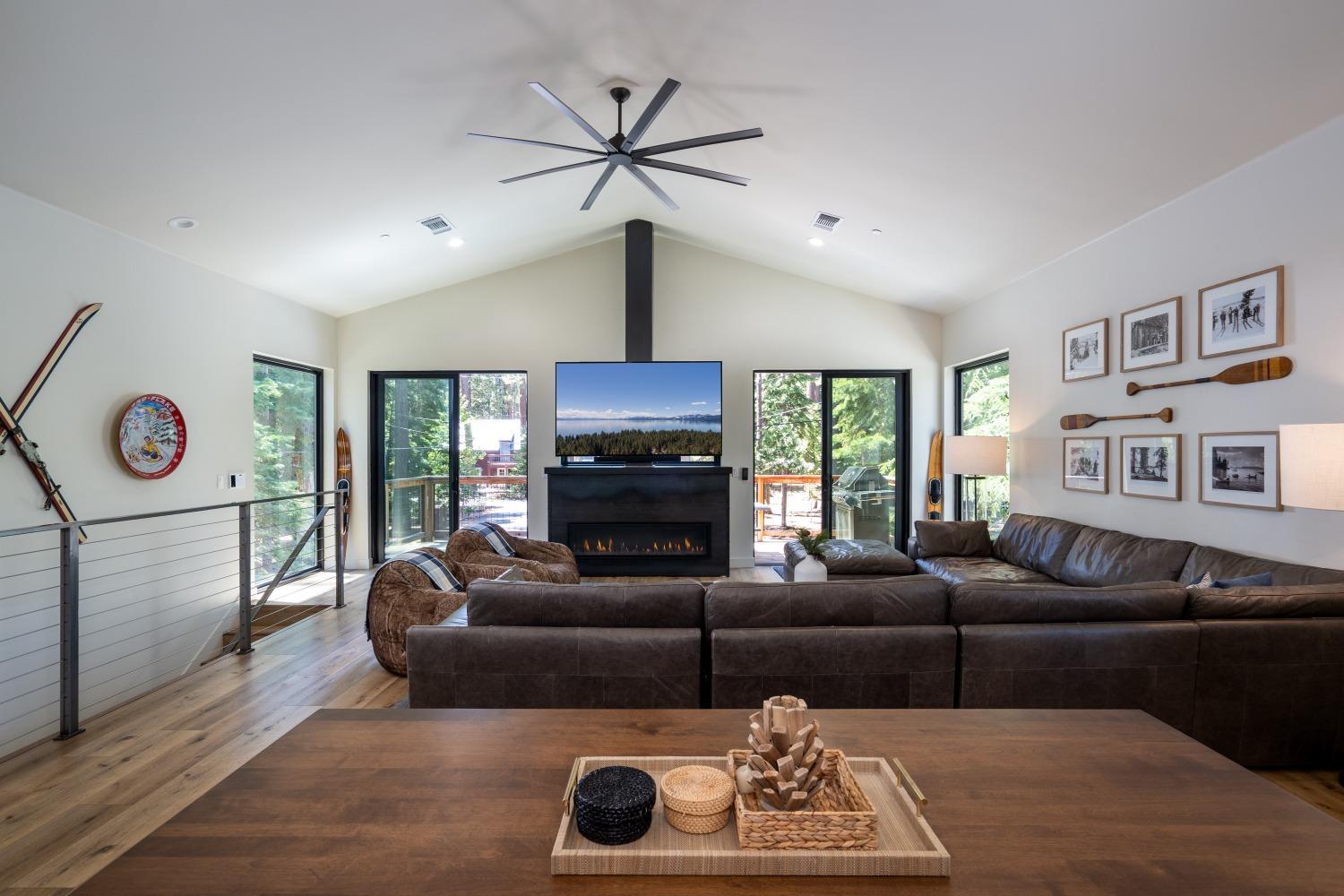 Detail Gallery Image 9 of 36 For 255 Bristlecone St, Tahoe City,  CA 96145 - 4 Beds | 3/1 Baths