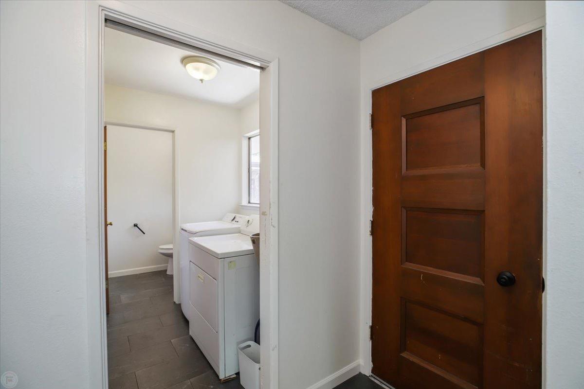 Detail Gallery Image 10 of 55 For 1608 De Ve Ave, Modesto,  CA 95350 - 5 Beds | 2/1 Baths