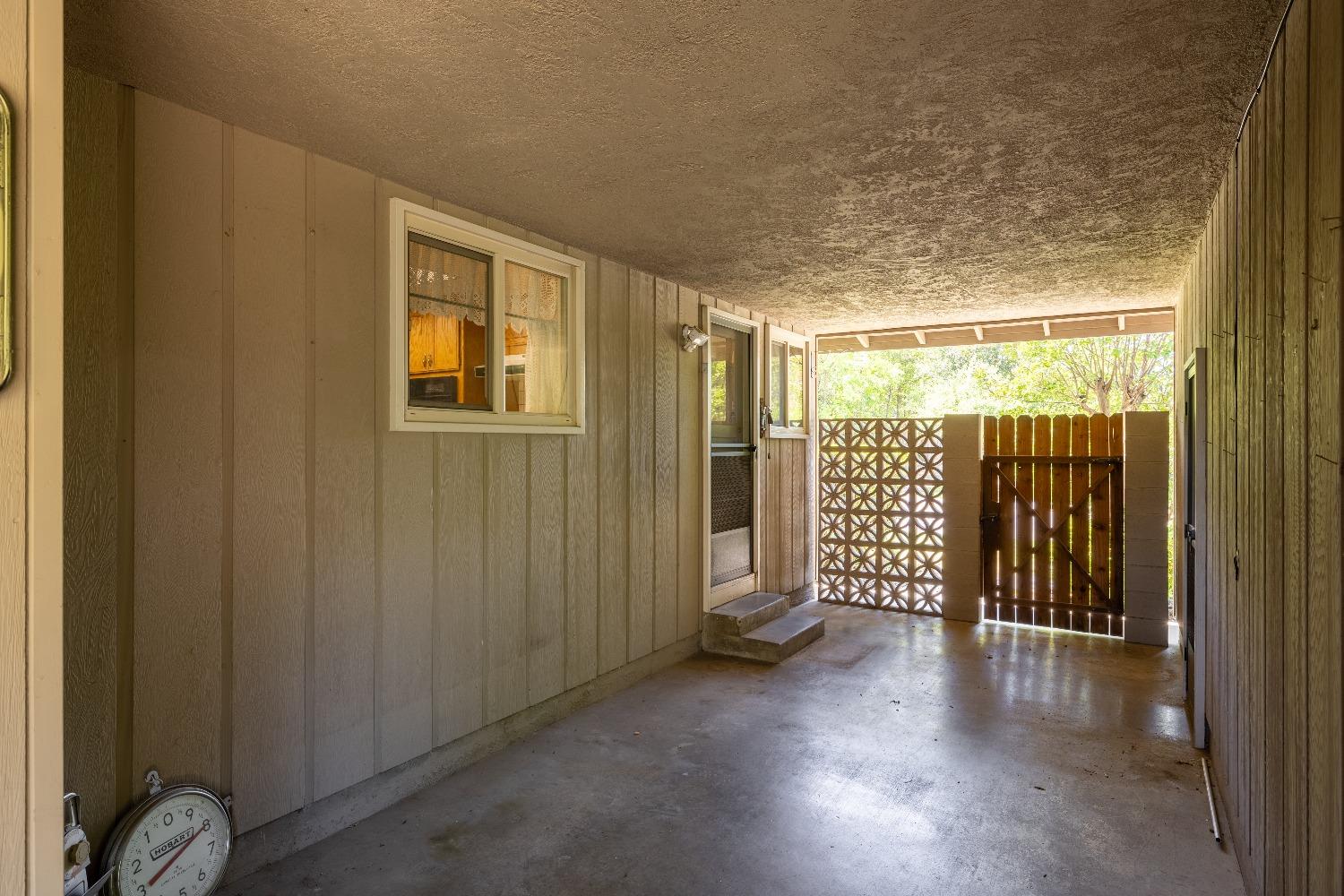 Detail Gallery Image 38 of 39 For 7601 Woodland Ln, Fair Oaks,  CA 95628 - 4 Beds | 2/1 Baths