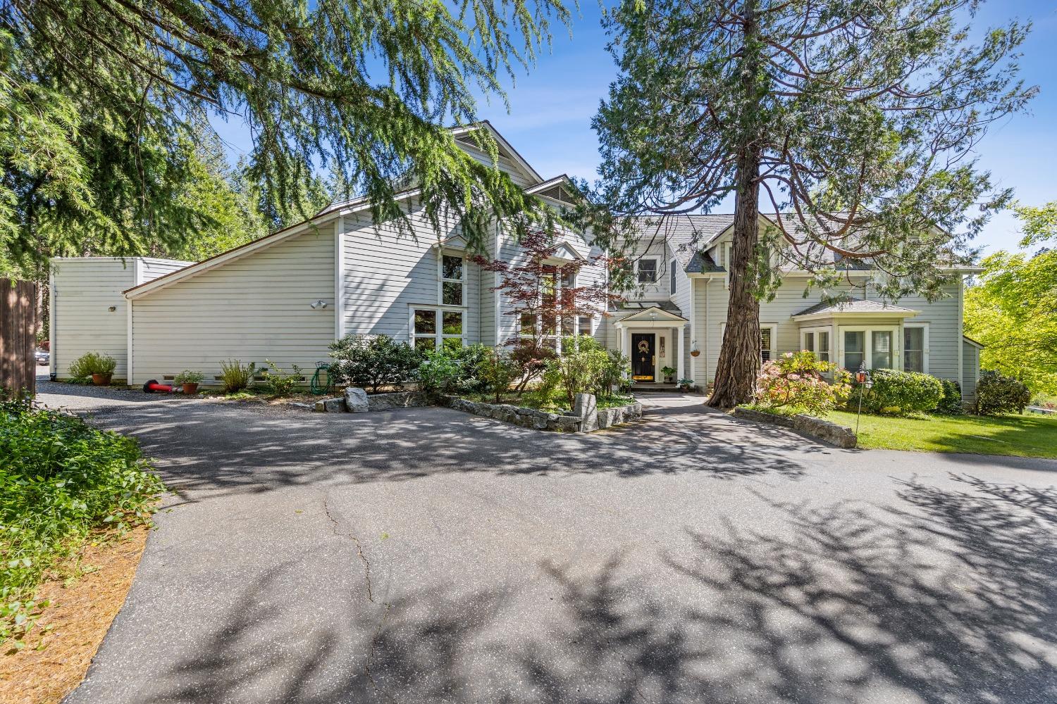 Detail Gallery Image 1 of 79 For 11417 Red Dog Rd, Nevada City,  CA 95959 - 7 Beds | 4/2 Baths