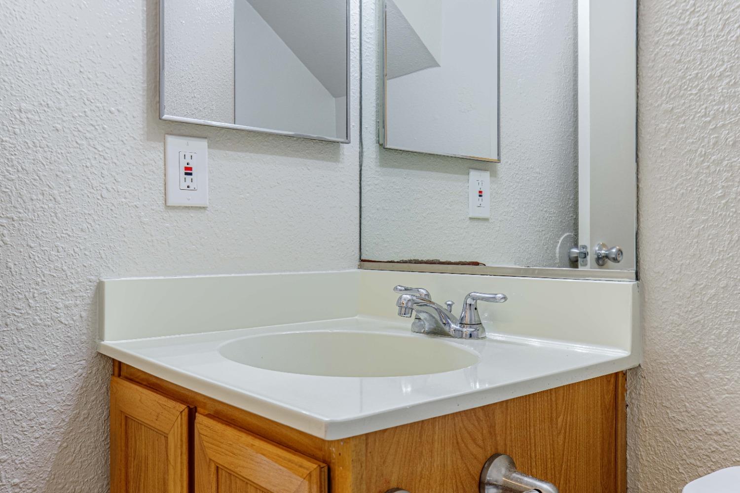 Detail Gallery Image 13 of 27 For 561 Lincoln Ave #F,  Modesto,  CA 95354 - 3 Beds | 2 Baths