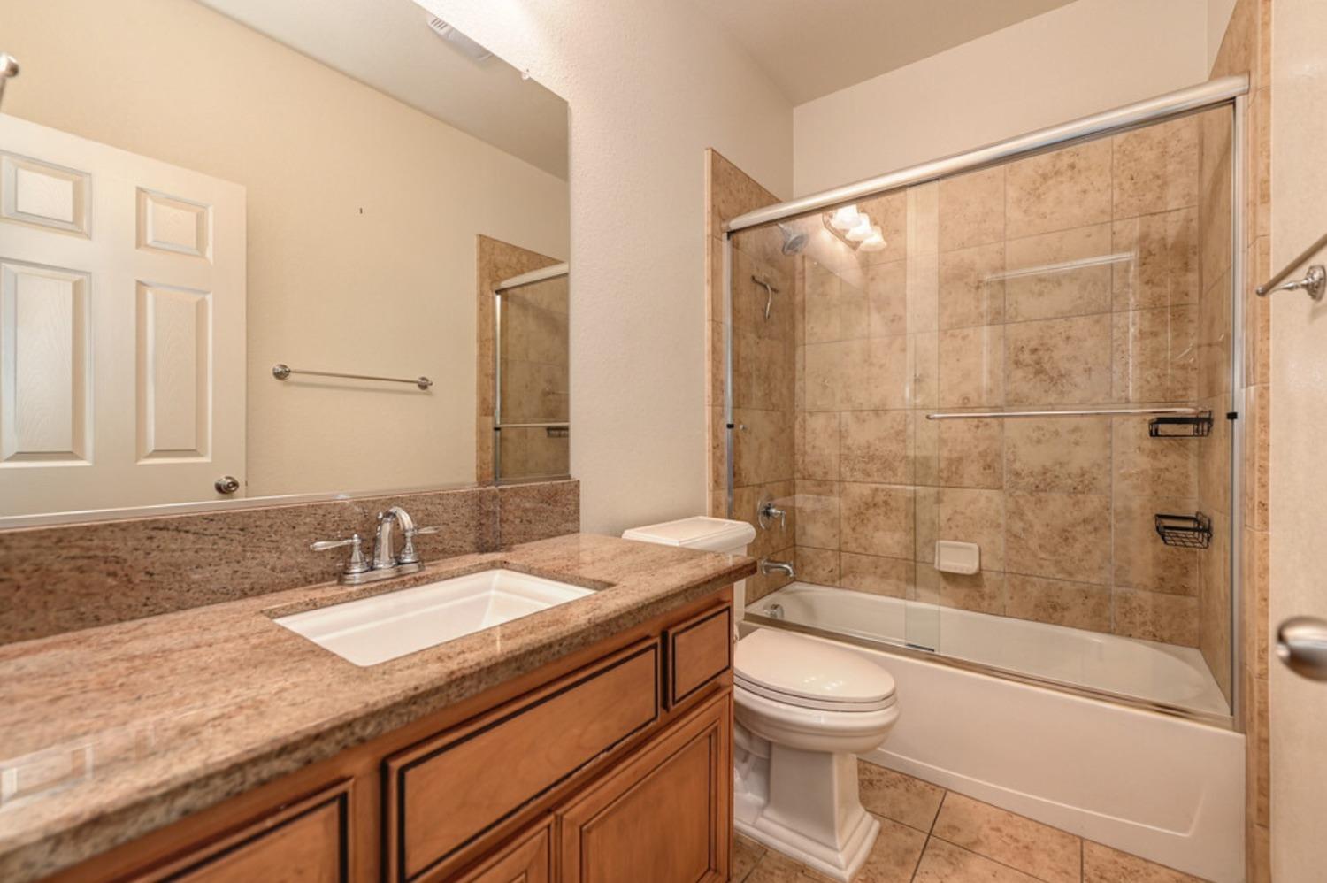 Detail Gallery Image 13 of 22 For 1880 Rezzano Way, Roseville,  CA 95747 - 3 Beds | 2 Baths